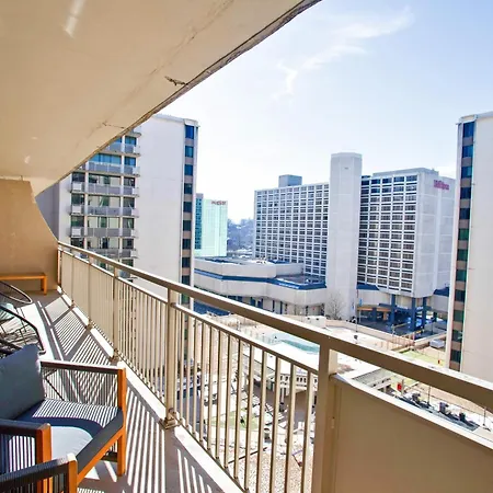 Leave Your Worries Behind & Relax In This Apt